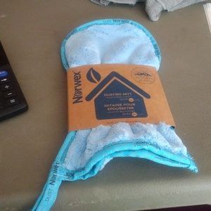 Norwex dusting mitt